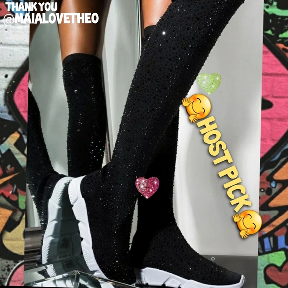 Shoes - RHINESTONE SNEAKERS👟❤HP❤